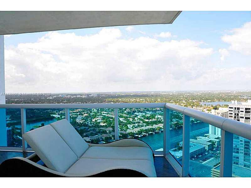 Photo of 2711 OCEAN DR  #3102, Hollywood, Florida, 33019 - View