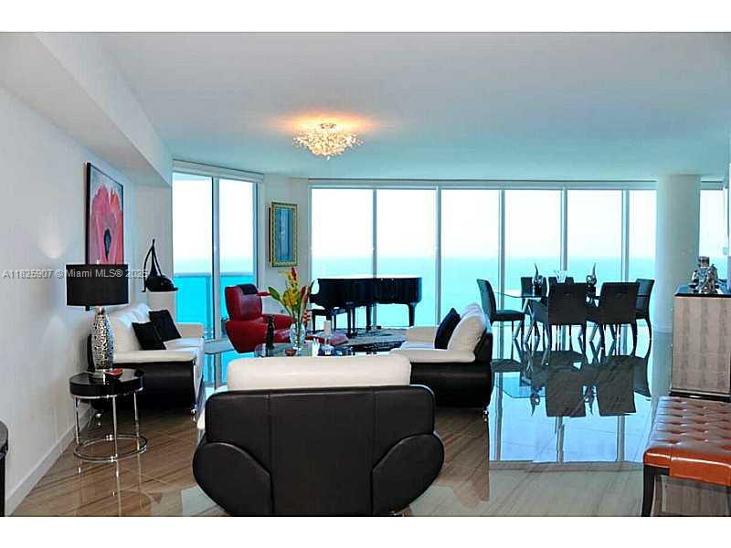 Photo of 2711 OCEAN DR  #3102, Hollywood, Florida, 33019 - Den/Family/Great Room