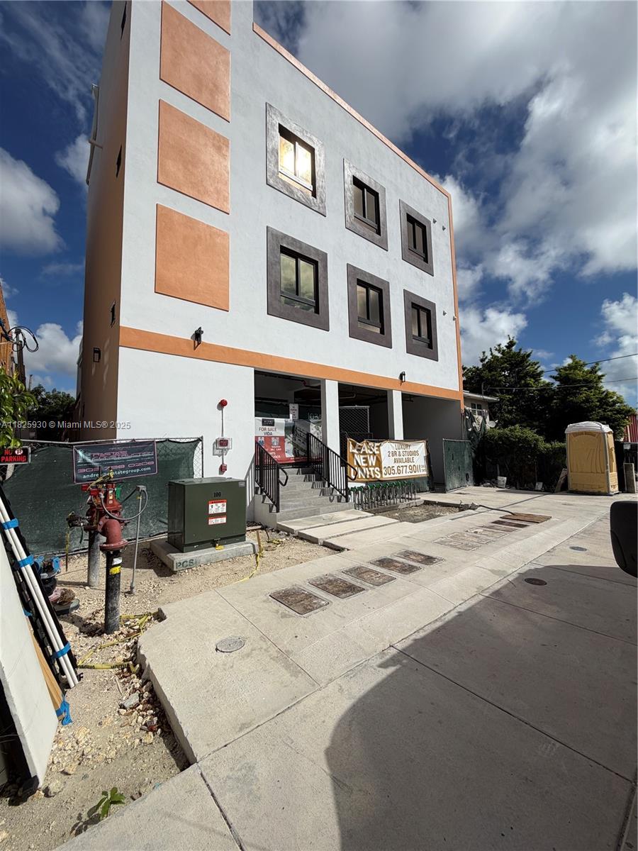   /  7000 кв.футов $ 2025-11-13 0 Фото