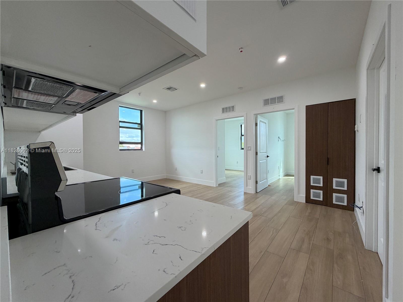   /   sq. ft. $ 2025-11-13 0 Photo