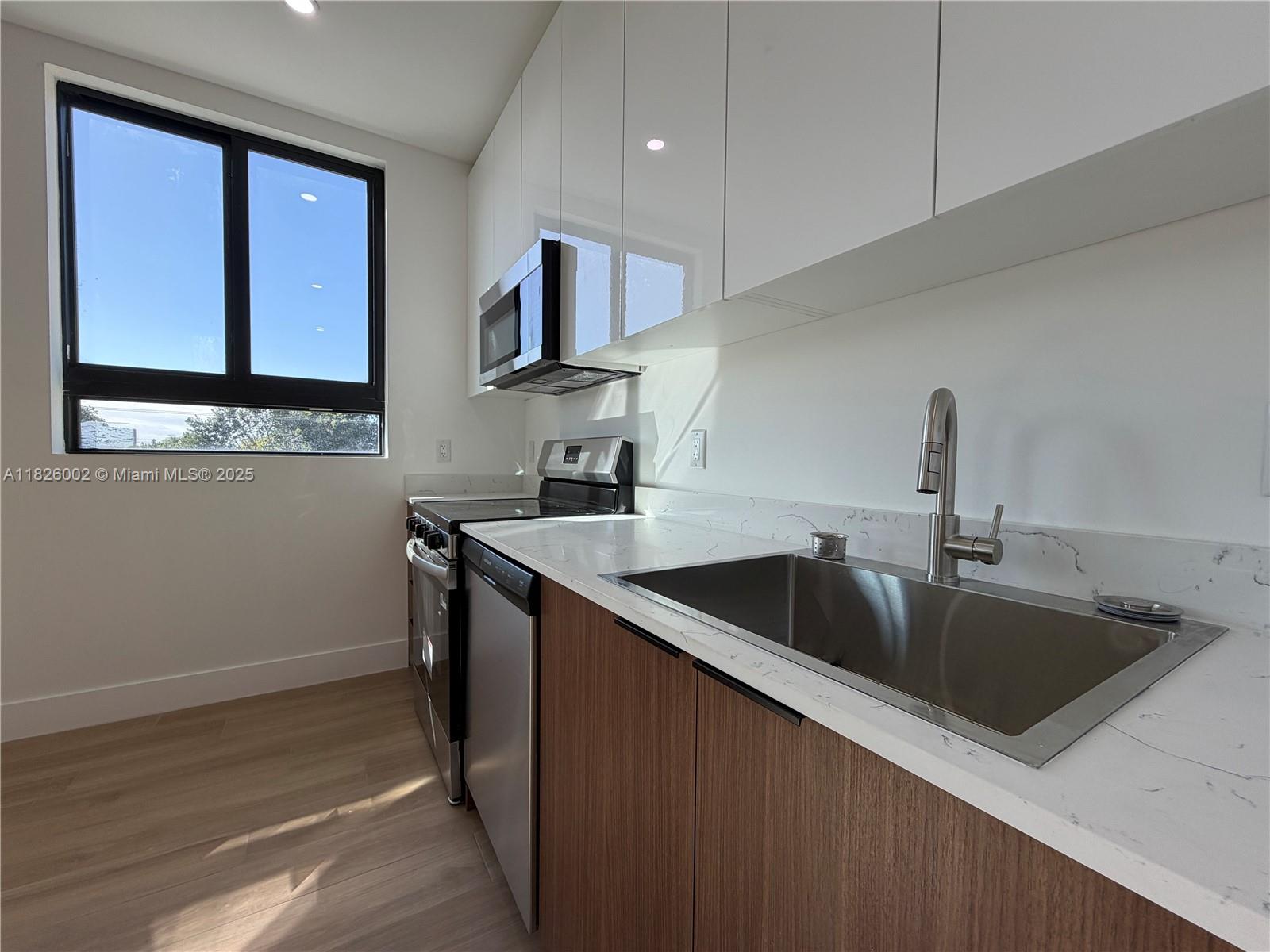   /   sq. ft. $ 2025-11-13 0 Photo