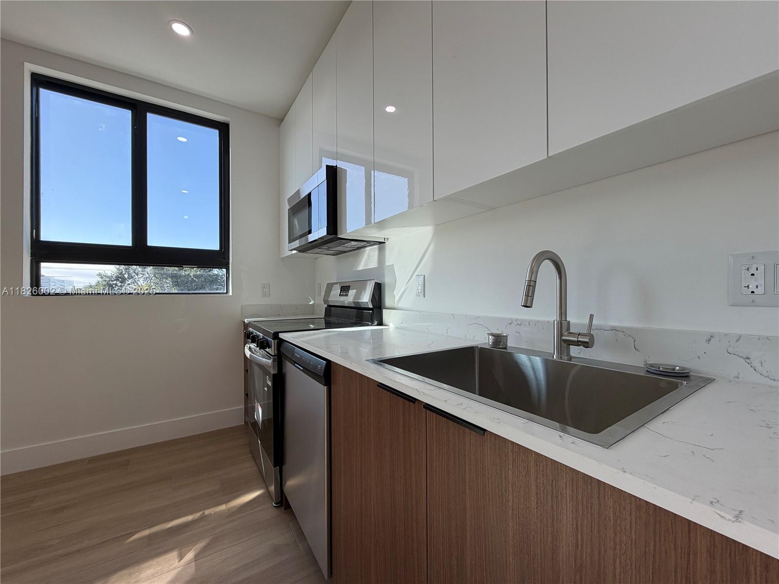   /   sq. ft. $ 2025-11-13 0 Photo