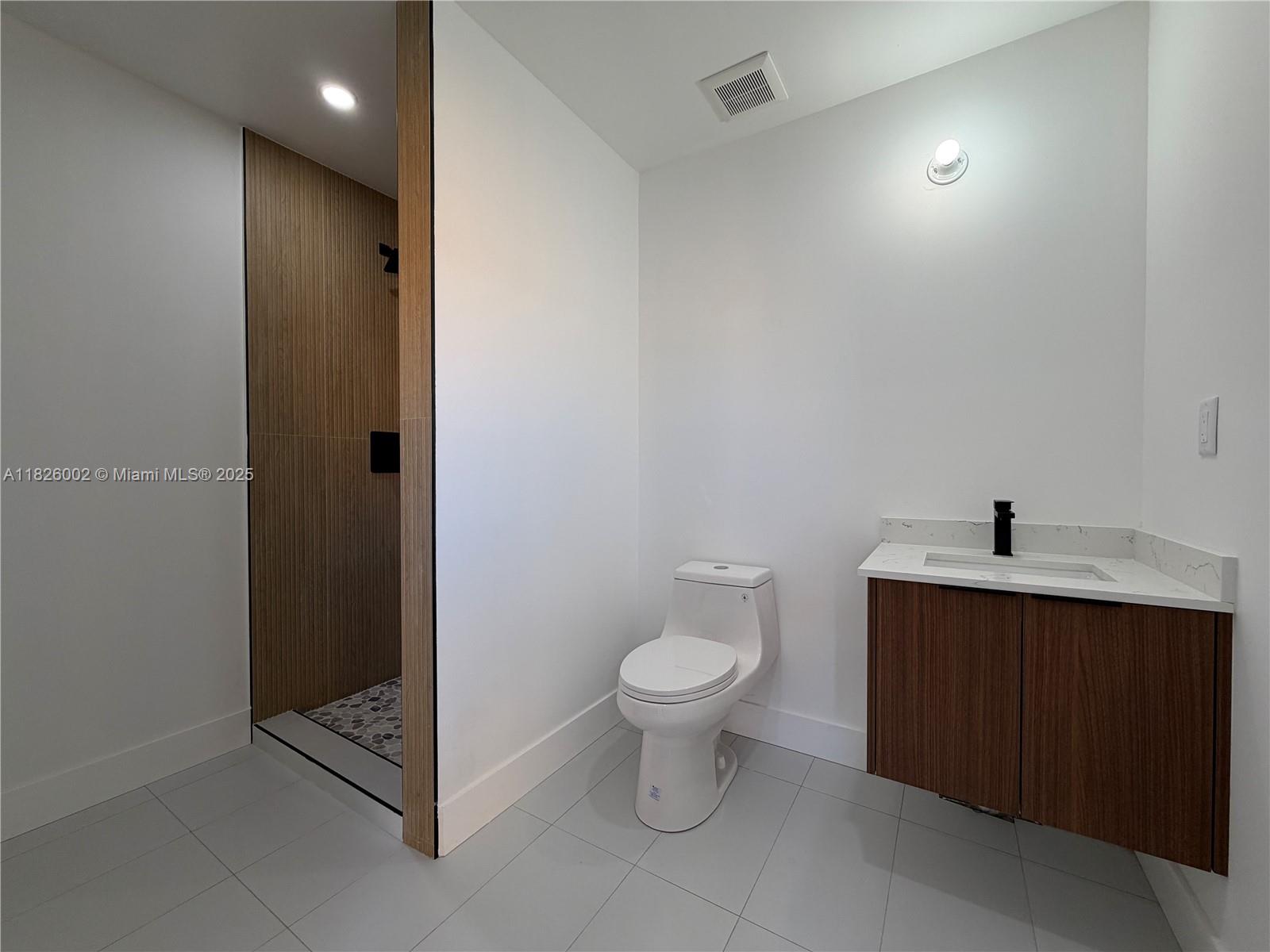   /   sq. ft. $ 2025-11-13 0 Photo