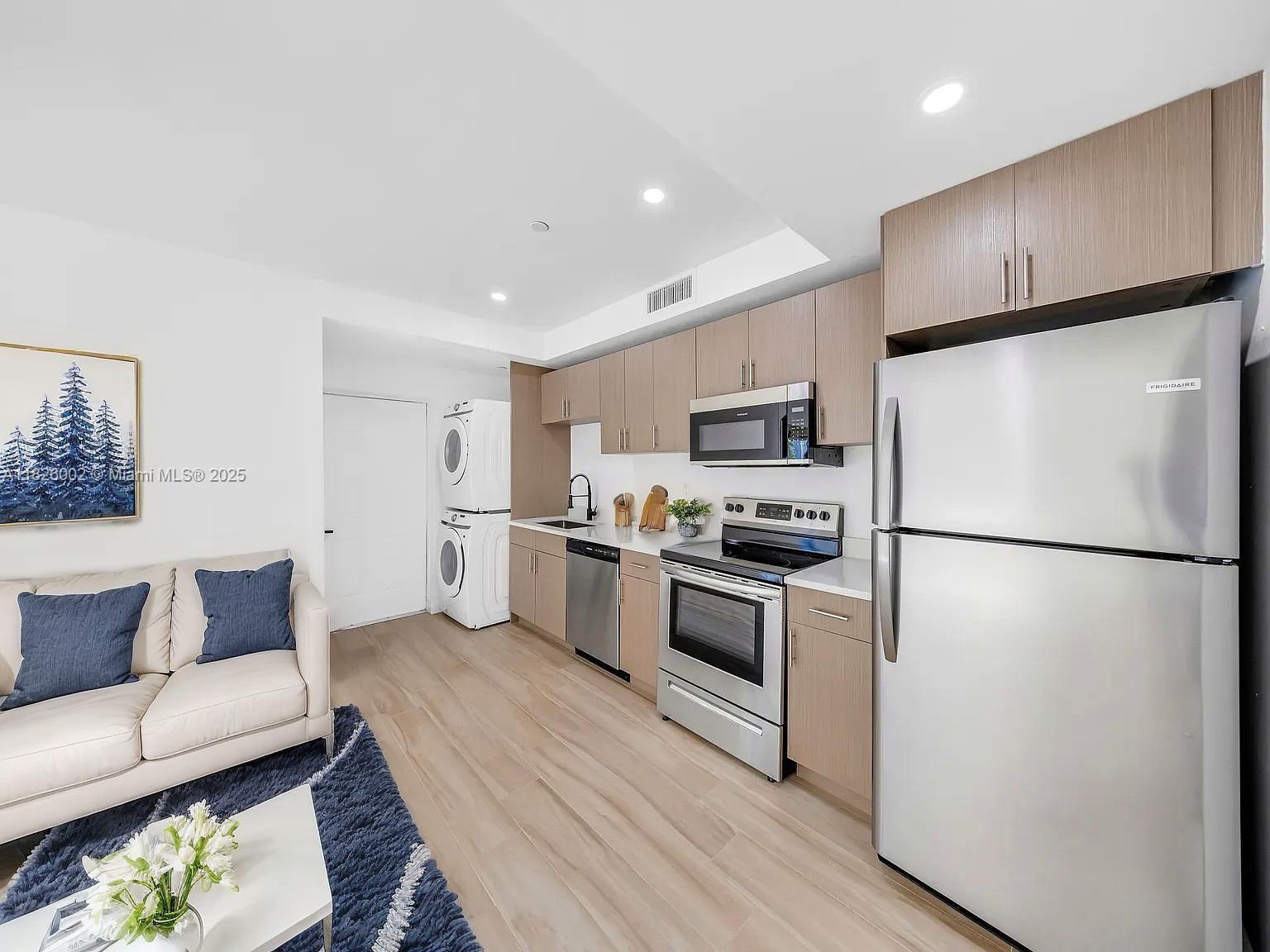 See details / sq. ft. $ 2025-06-20 0 Photo