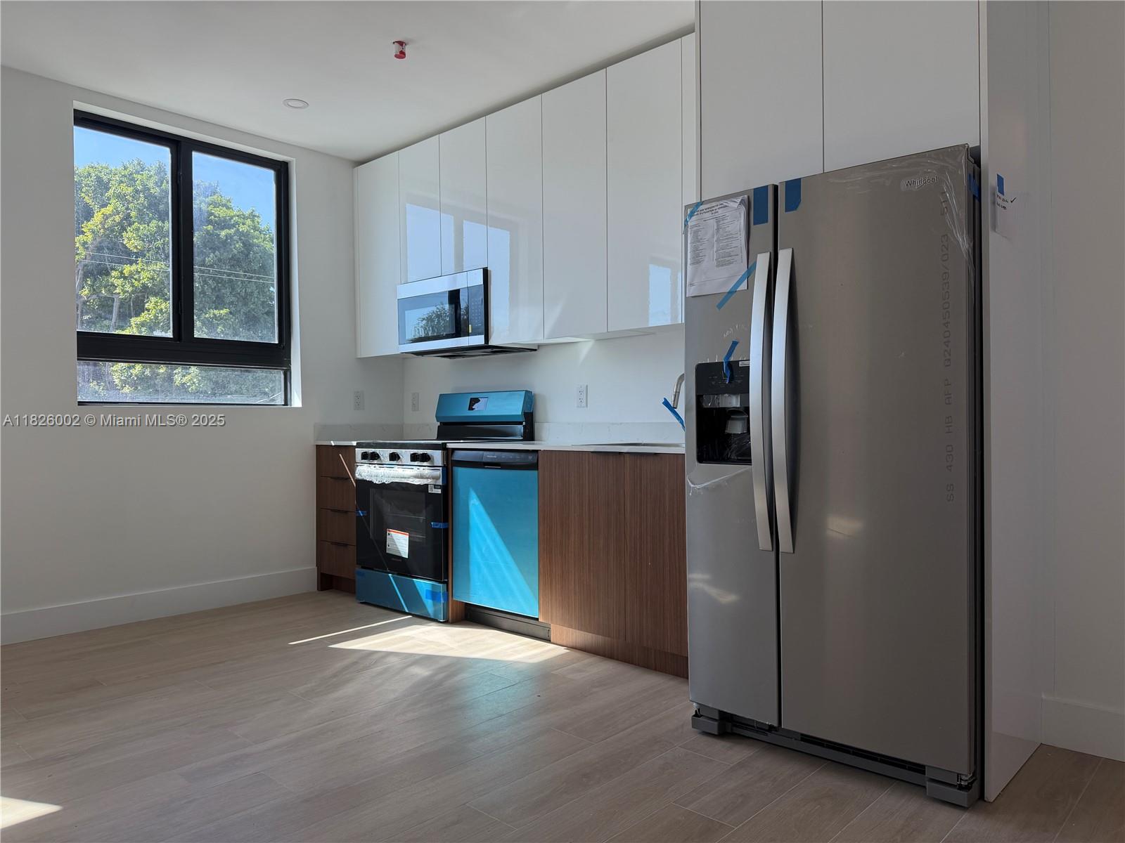   /   sq. ft. $ 2025-11-13 0 Photo