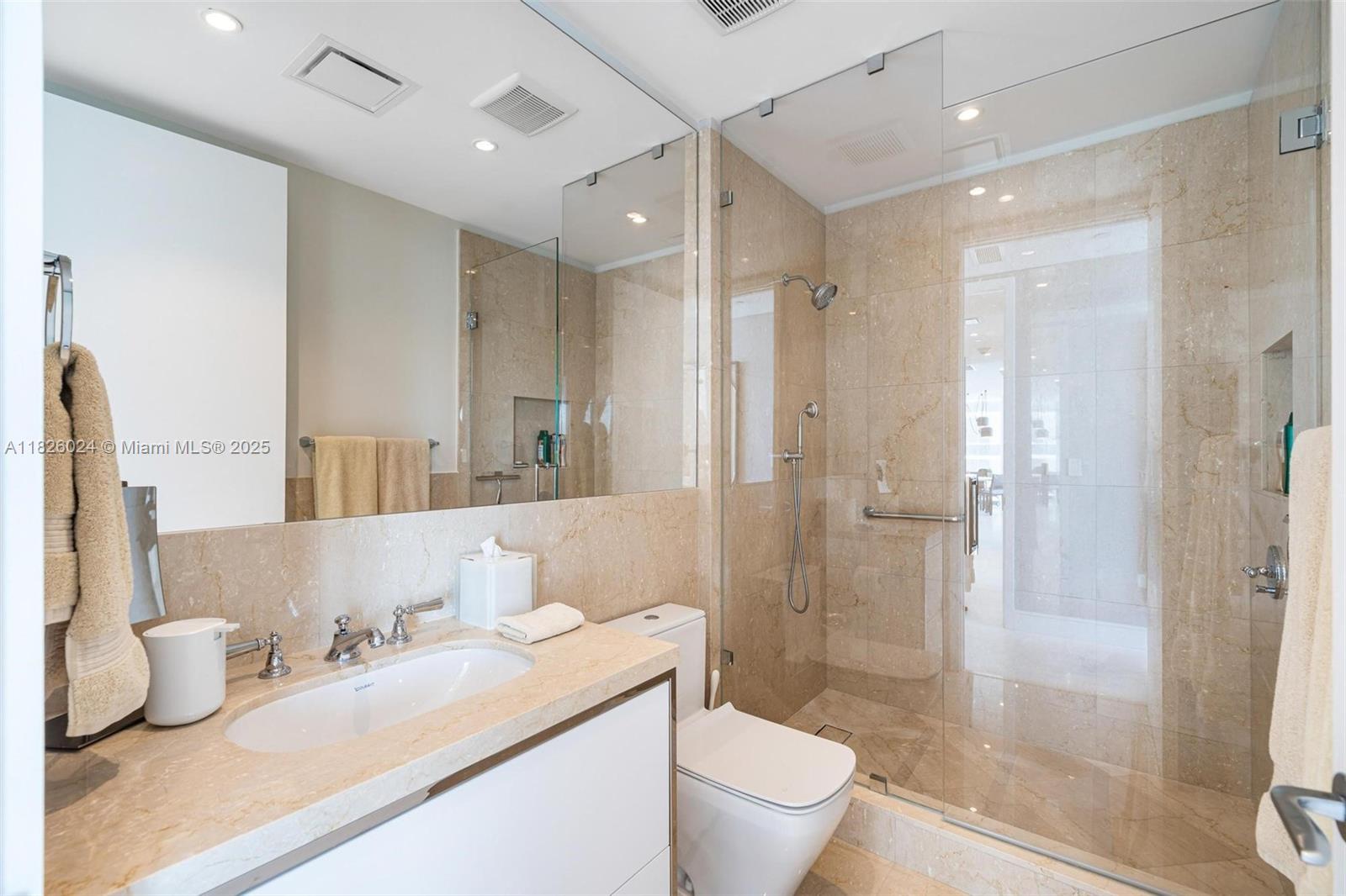 Ver detalles 3001 3 / 5 2688 sq. ft. $ 2025-06-20 0 foto