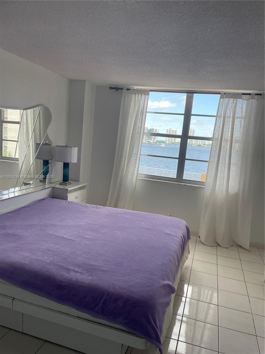 See details 320 2 / 2 1544 sq. ft. $ 2025-10-17 0 Photo