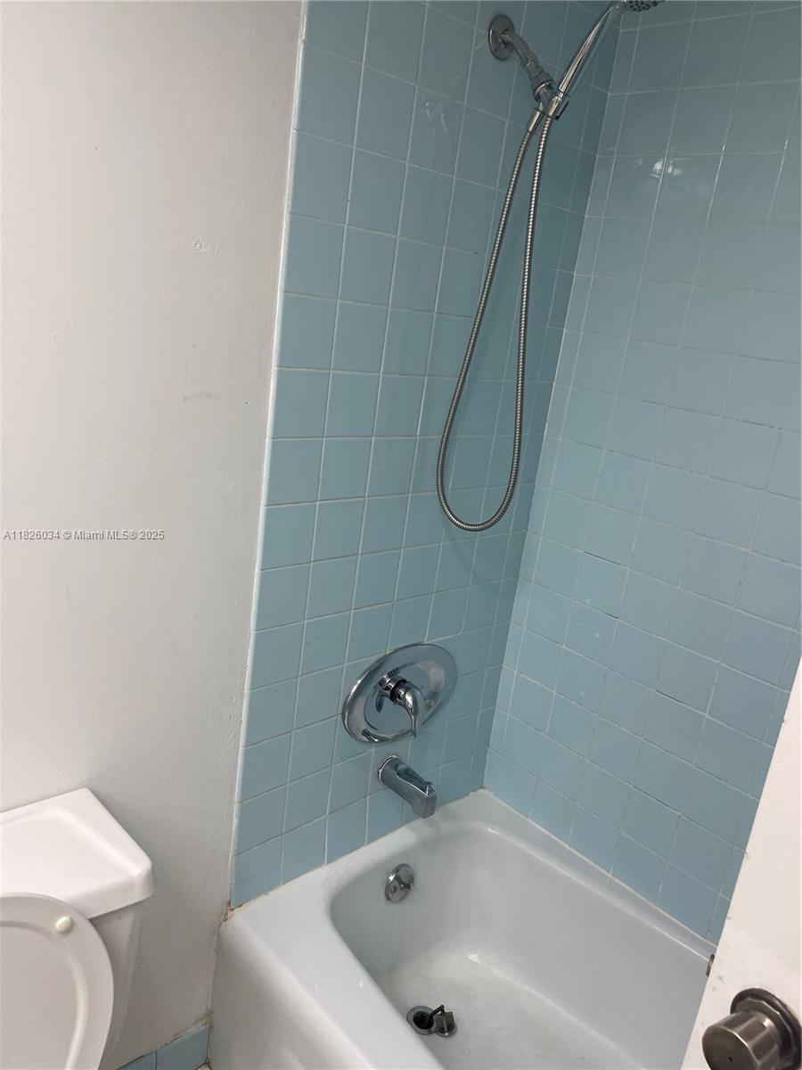 See details 320 2 / 2 1544 sq. ft. $ 2025-10-17 0 Photo