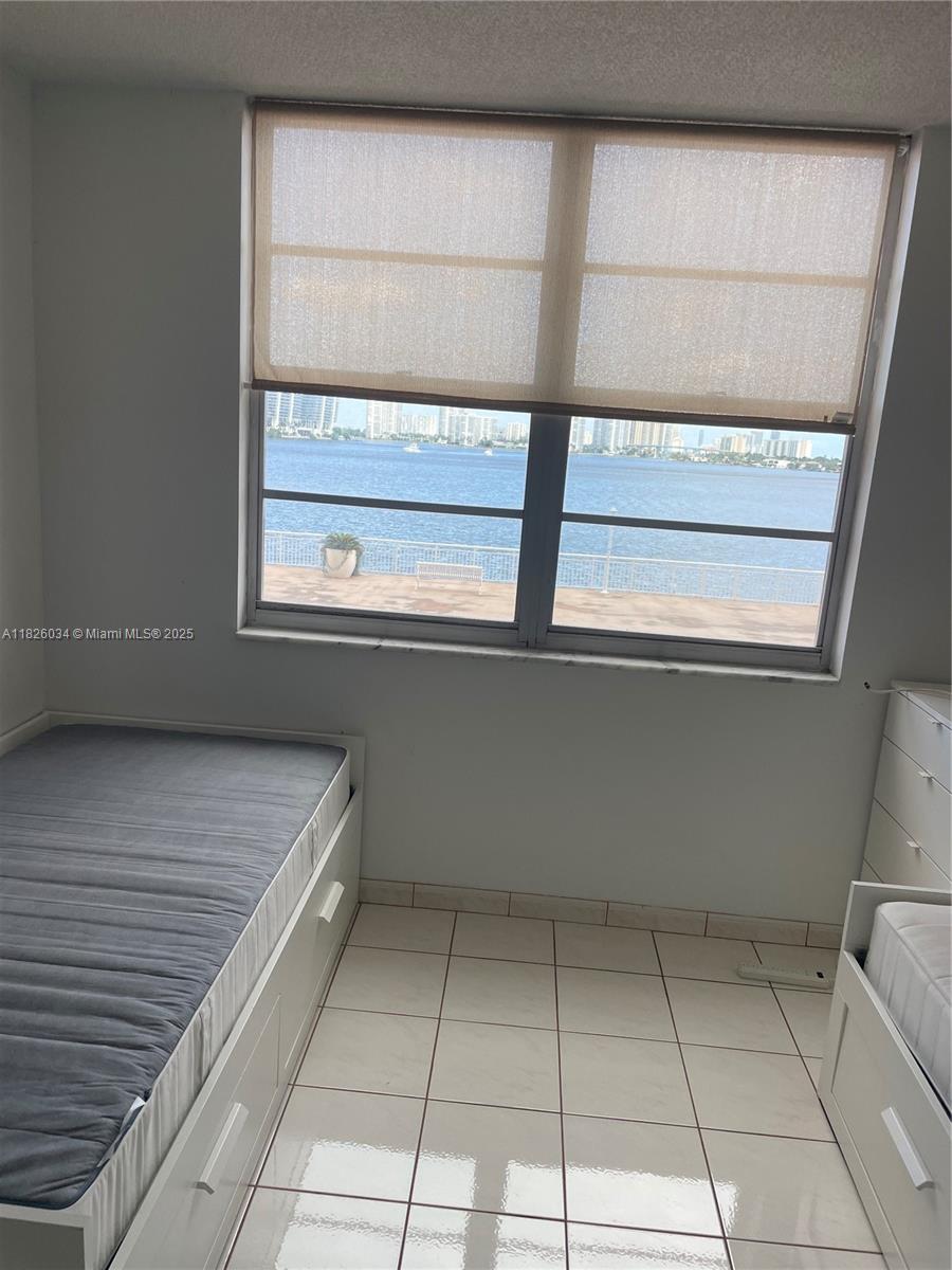 See details 320 2 / 2 1544 sq. ft. $ 2025-10-17 0 Photo