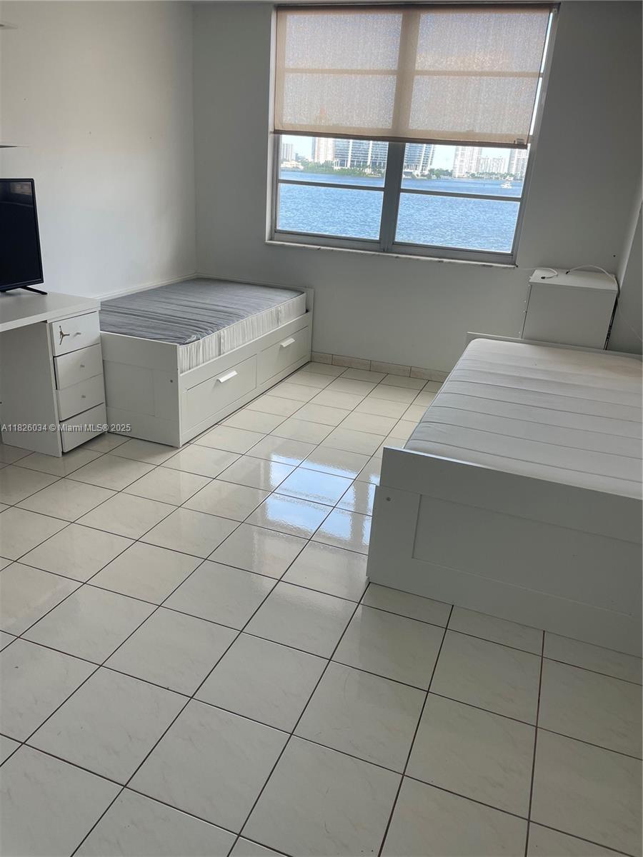 See details 320 2 / 2 1544 sq. ft. $ 2025-10-17 0 Photo