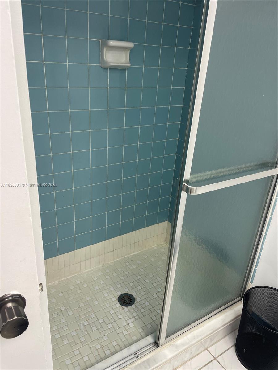 See details 320 2 / 2 1544 sq. ft. $ 2025-10-17 0 Photo