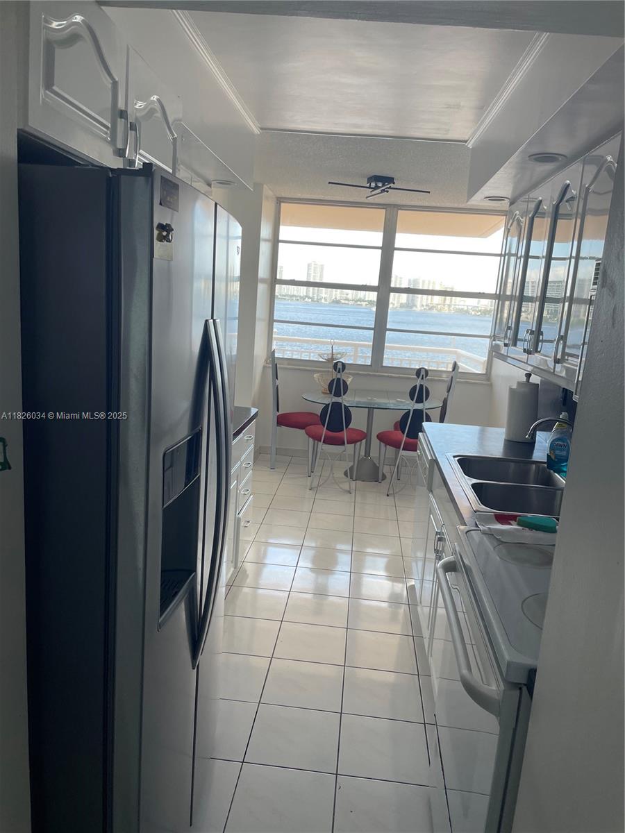 See details 320 2 / 2 1544 sq. ft. $ 2025-10-17 0 Photo