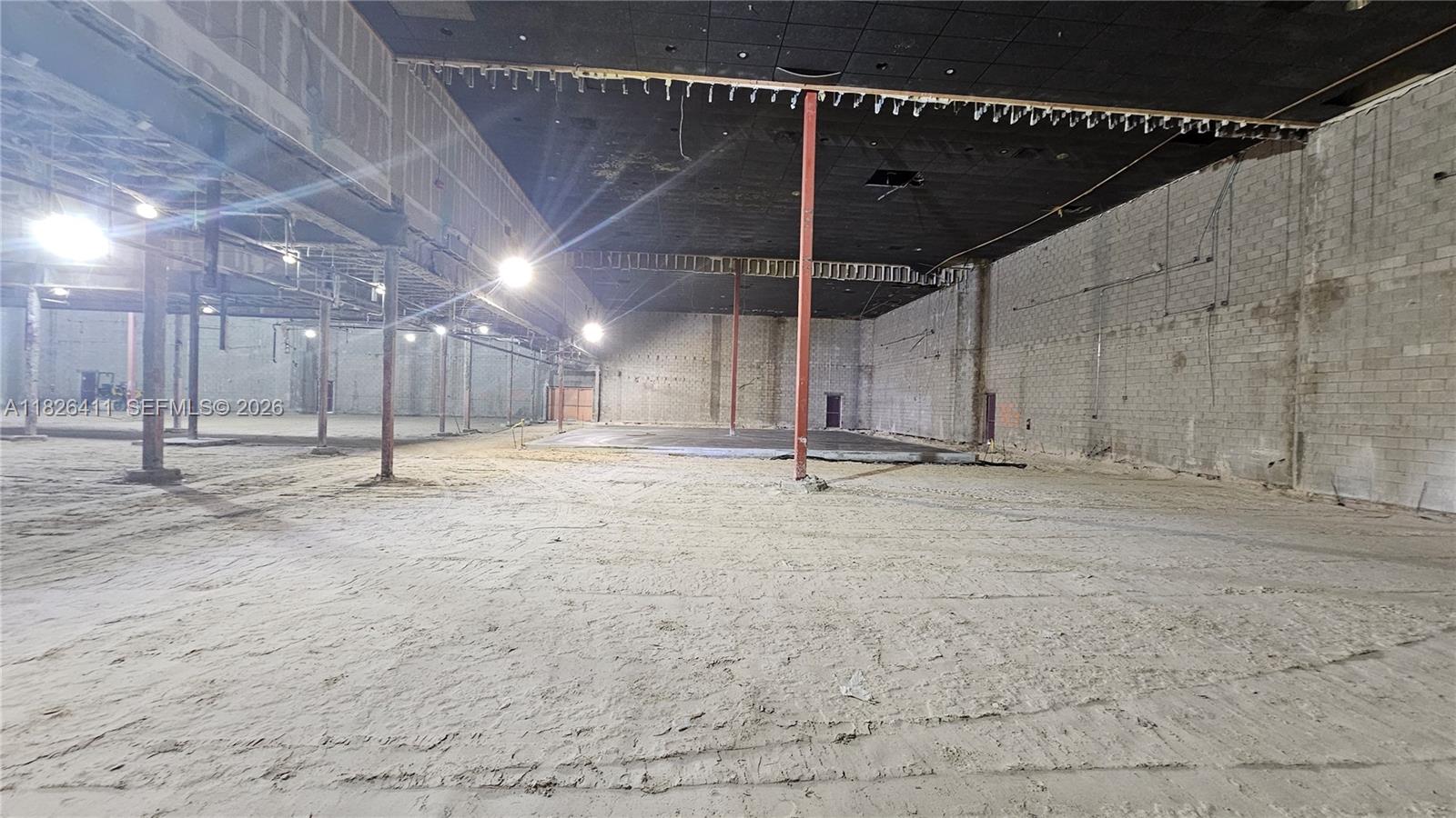   /   sq. ft. $ 2025-06-20 0 foto