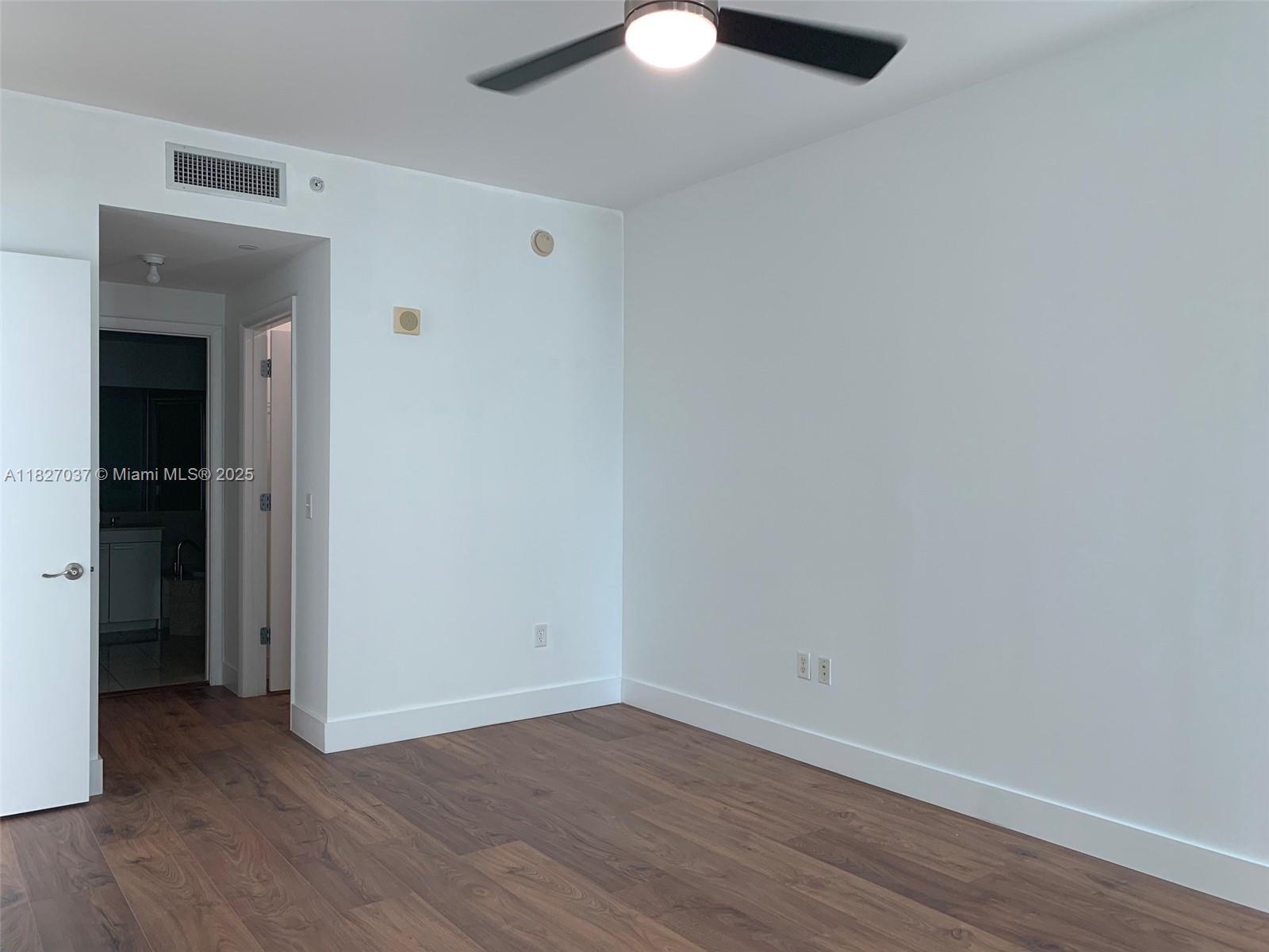 Photo of 3131 188th St  #2-909, Aventura, Florida, 33180 - 