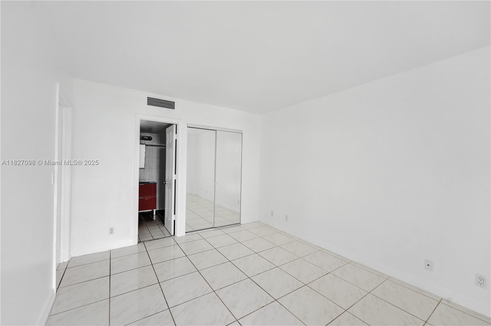 Photo of 20335 Country Club Dr  #2210, Aventura, Florida, 33180 - 