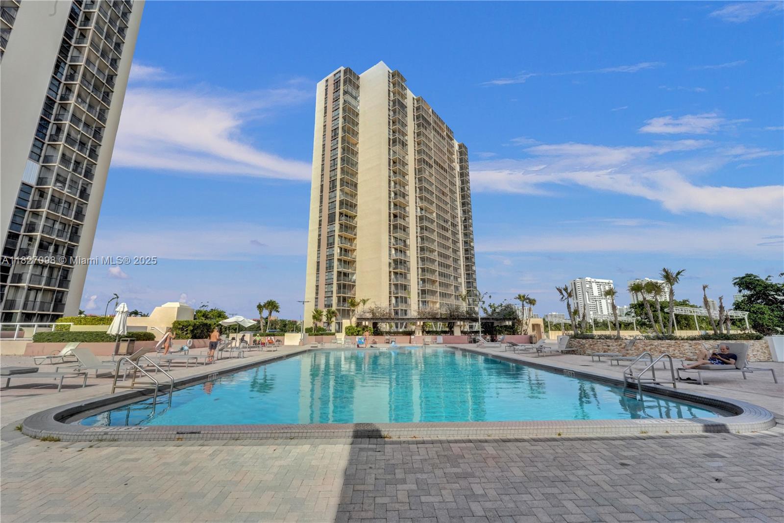 Photo of 20335 Country Club Dr  #2210, Aventura, Florida, 33180 - 