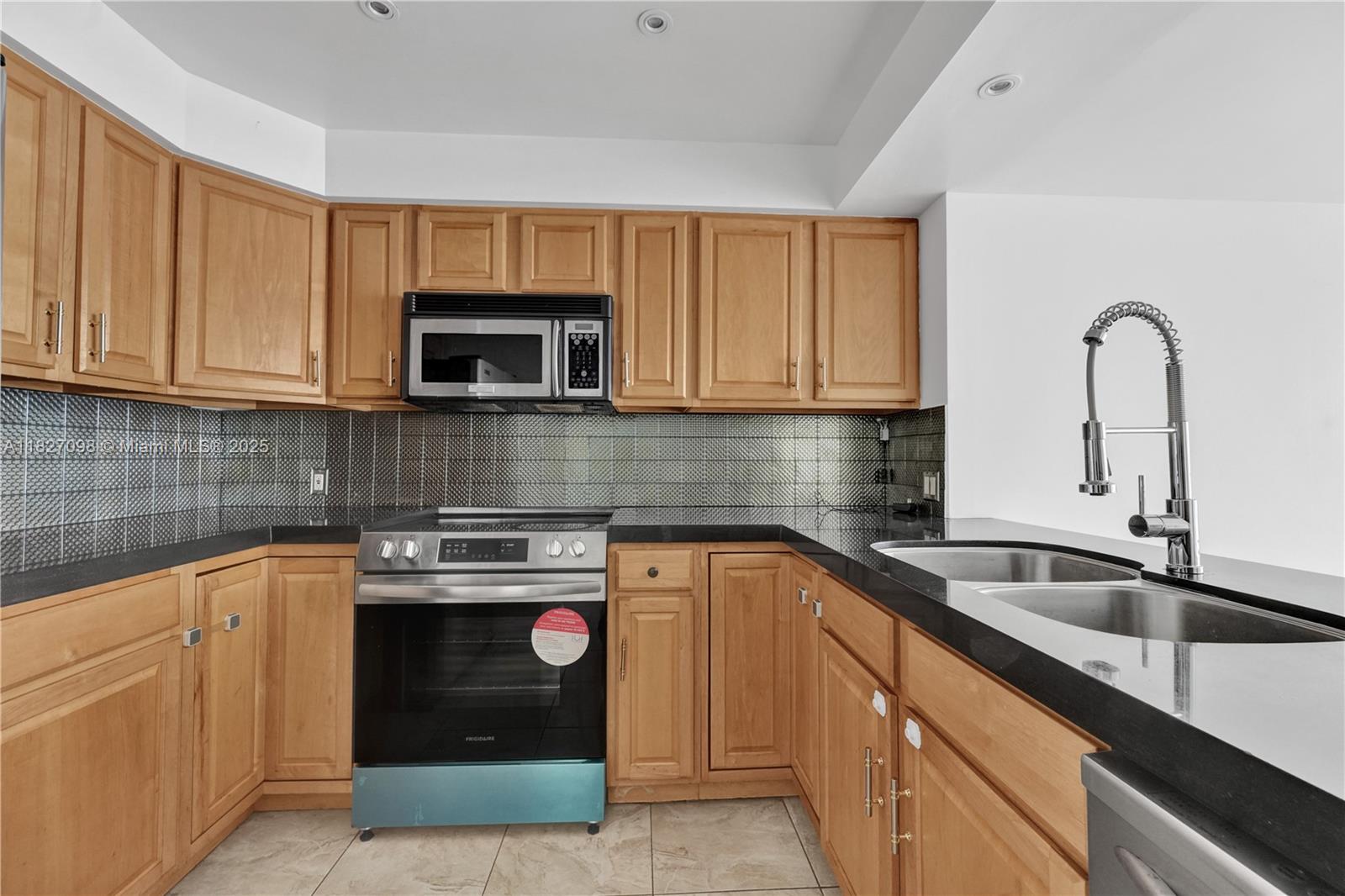 Photo of 20335 Country Club Dr #2210, Aventura, Florida, 33180 -