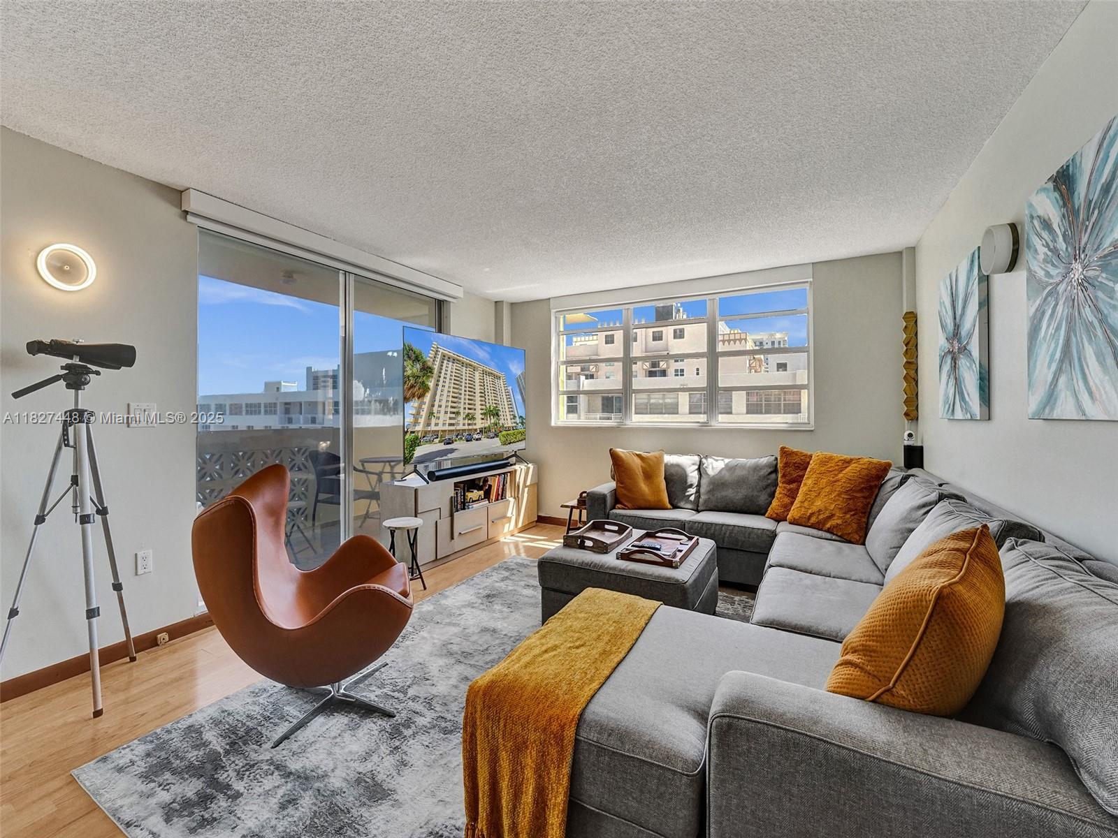 Photo of 1833 Ocean Dr  #1702, Hallandale Beach, Florida, 33009 - 