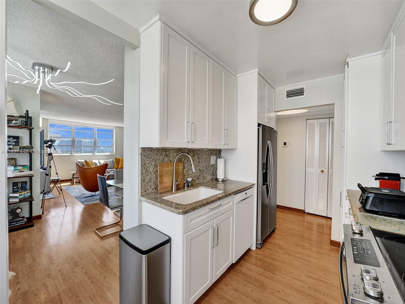 Photo of 1833 Ocean Dr  #1702, Hallandale Beach, Florida, 33009 - High-end BOSCH Dishwasher!
