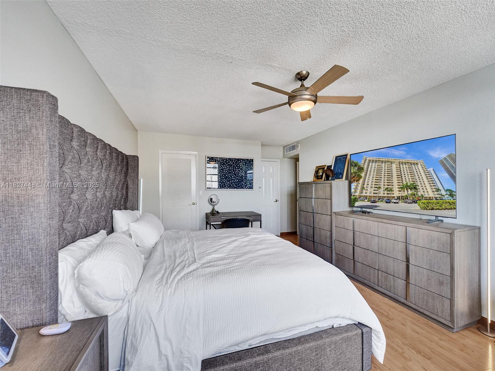 Photo of 1833 Ocean Dr  #1702, Hallandale Beach, Florida, 33009 - 