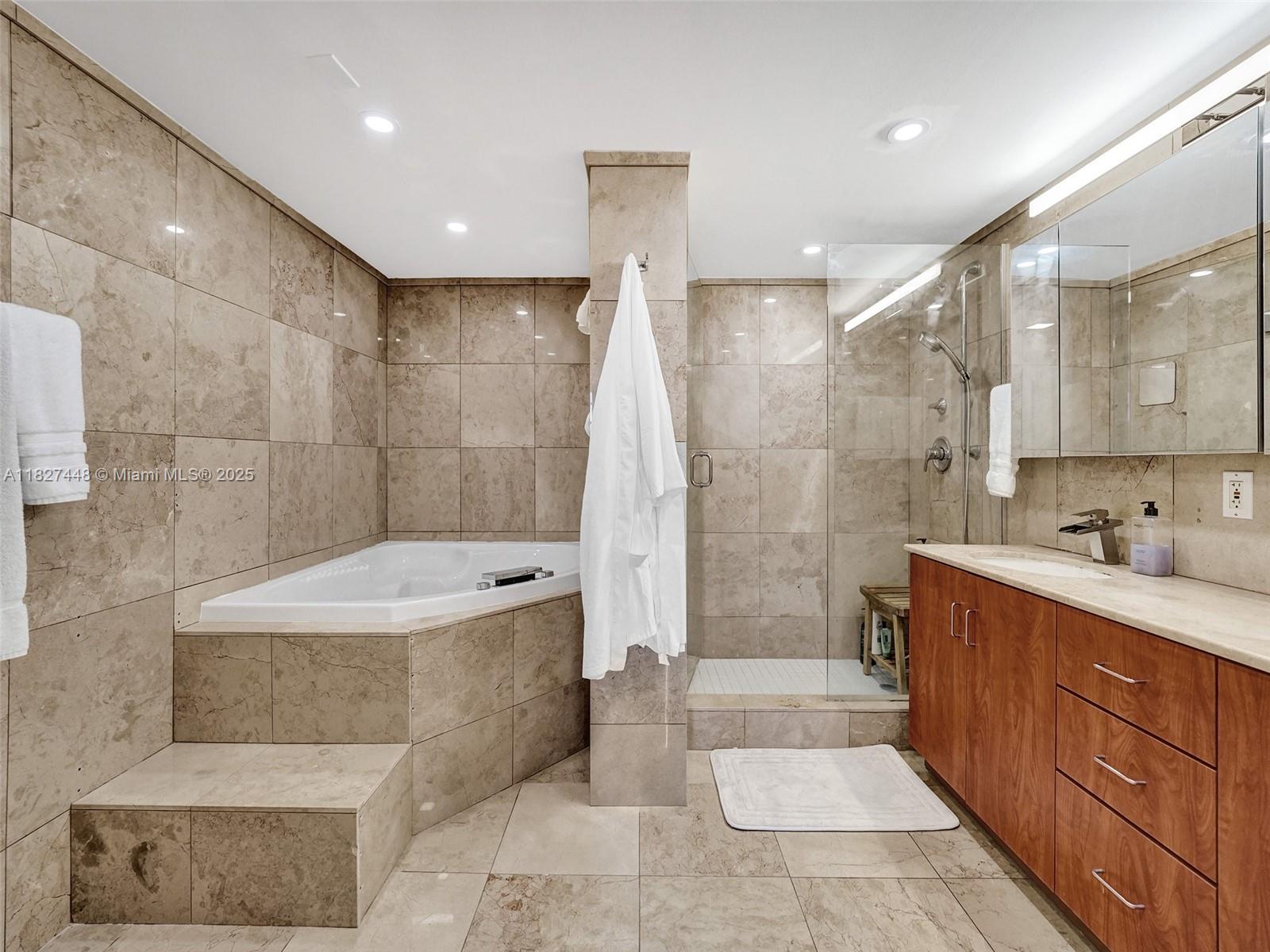 Photo of 1833 Ocean Dr  #1702, Hallandale Beach, Florida, 33009 - 