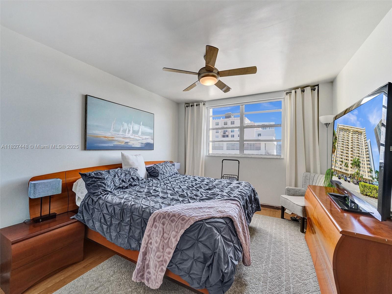 Photo of 1833 Ocean Dr  #1702, Hallandale Beach, Florida, 33009 - 