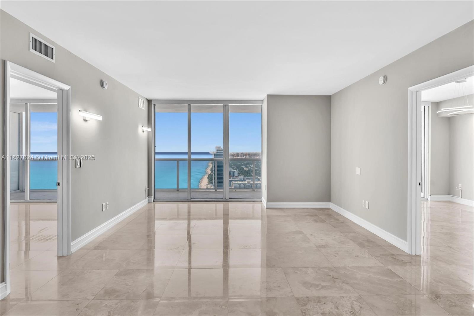 Ver detalles 5004 3 / 3 1675 sq. ft. $ 2025-06-23 0 foto