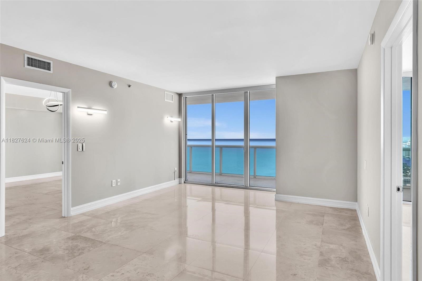 Ver detalles 5004 3 / 3 1675 sq. ft. $ 2025-06-23 0 foto
