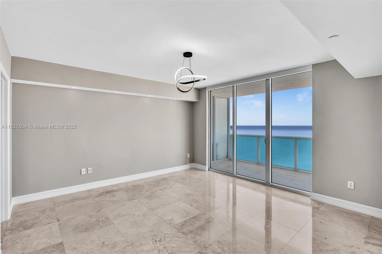 Ver detalles 5004 3 / 3 1675 sq. ft. $ 2025-06-23 0 foto