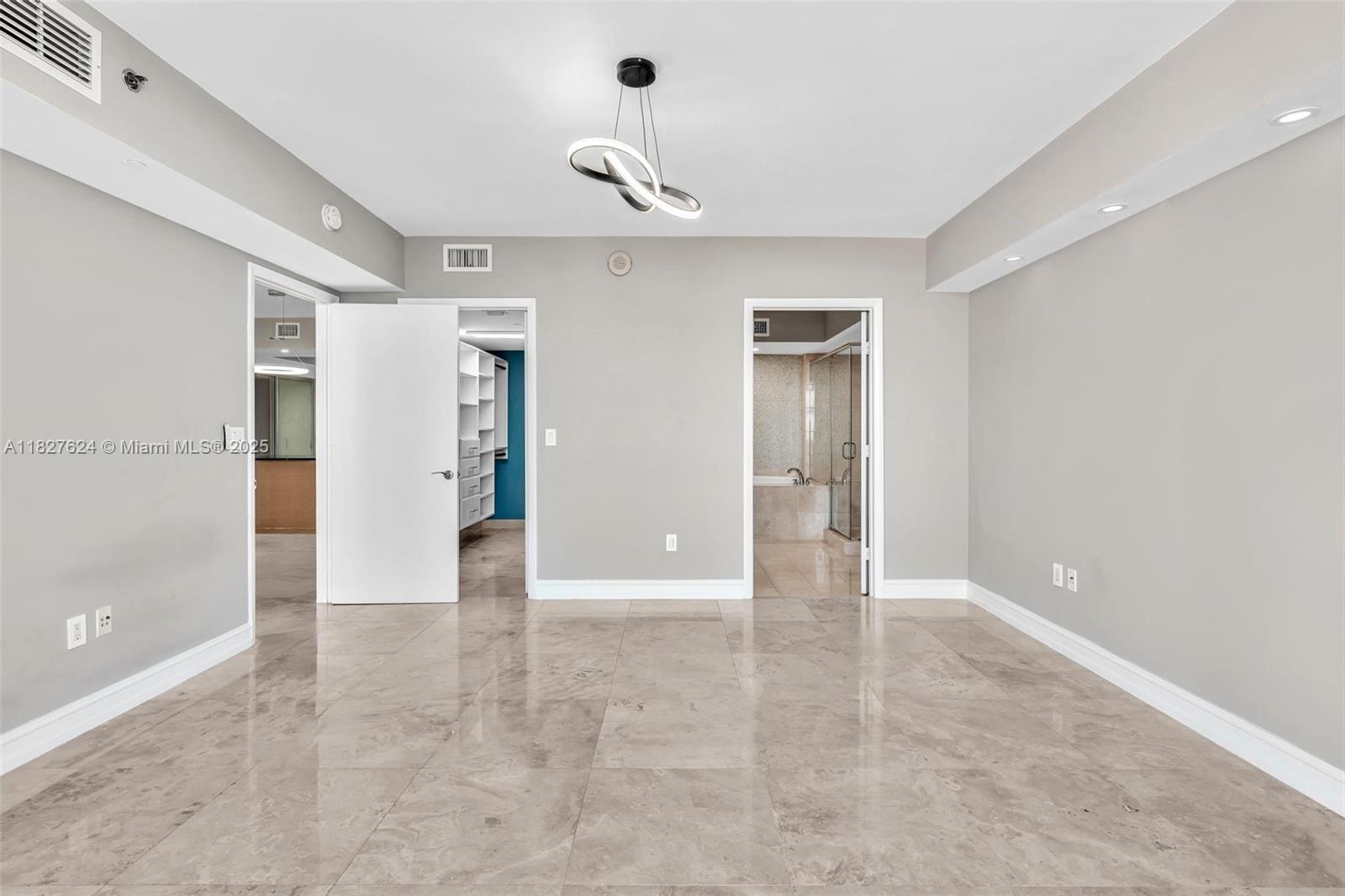 Ver detalles 5004 3 / 3 1675 sq. ft. $ 2025-06-23 0 foto