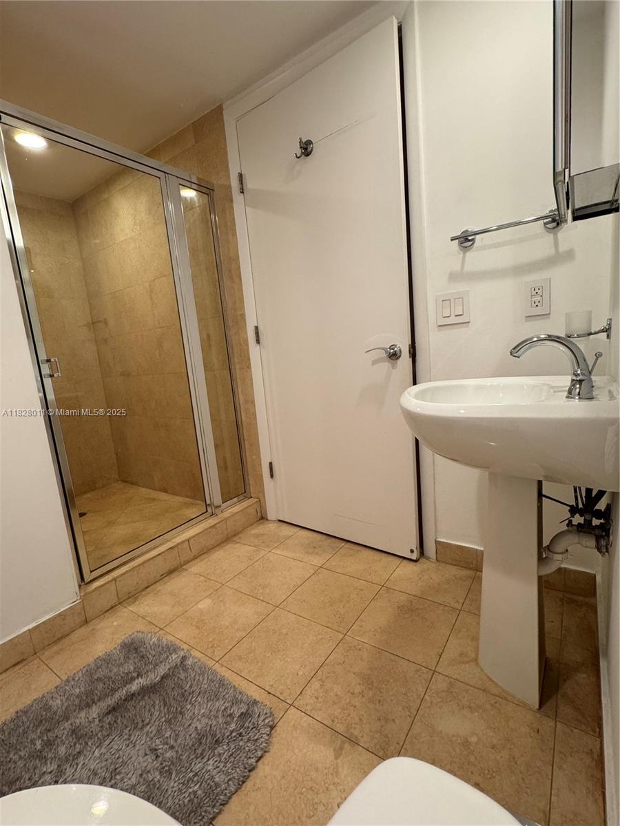See details 1404 3 / 3 1675 sq. ft. $ 2025-06-24 0 Photo