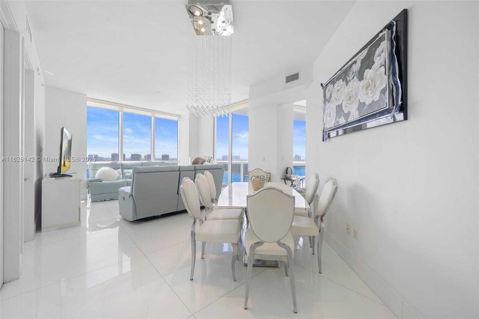 Ver detalles 3501A 2 / 2 1289 sq. ft. $ 2025-06-24 0 foto