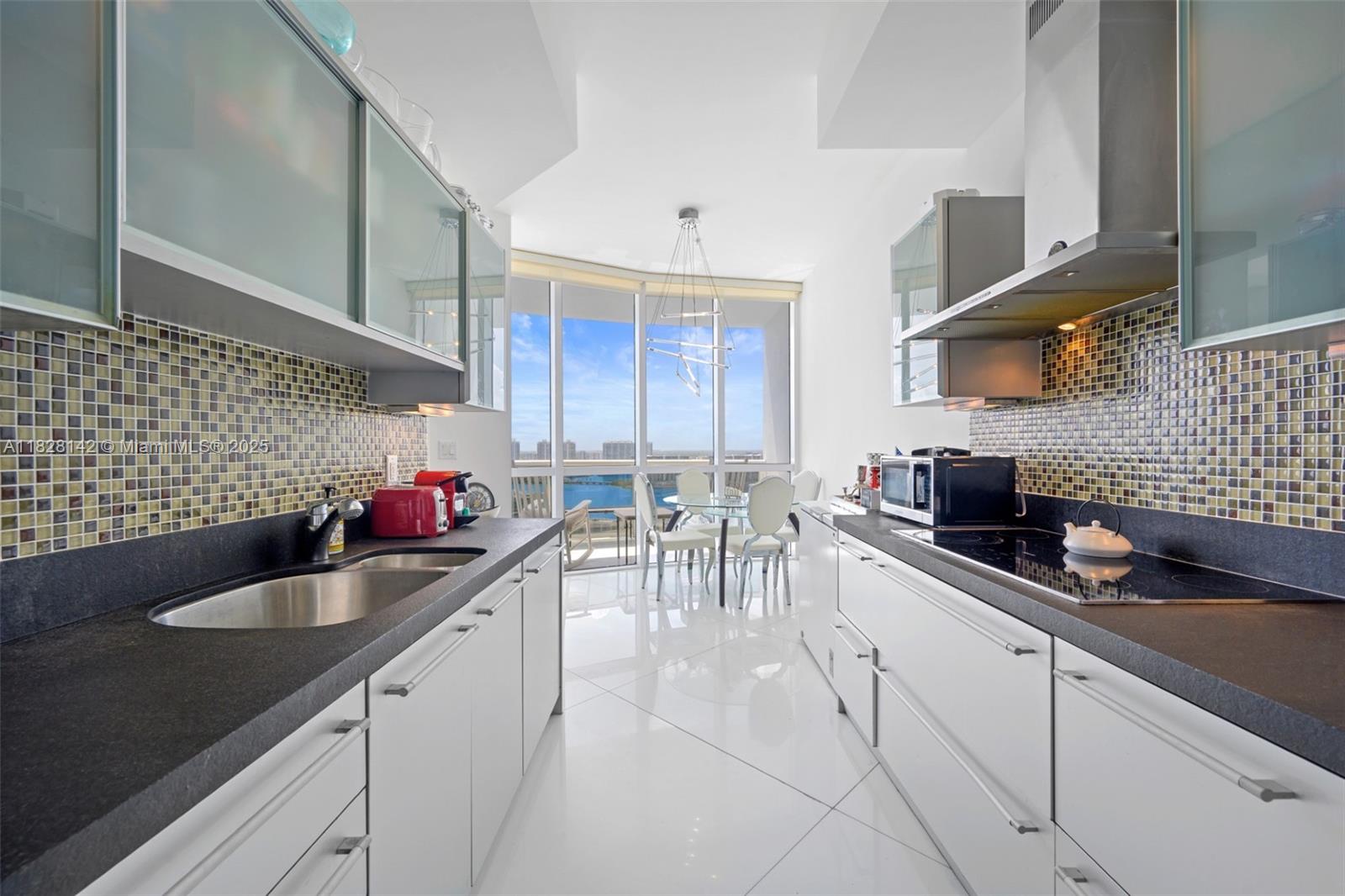 Ver detalles 3501A 2 / 2 1289 sq. ft. $ 2025-06-24 0 foto