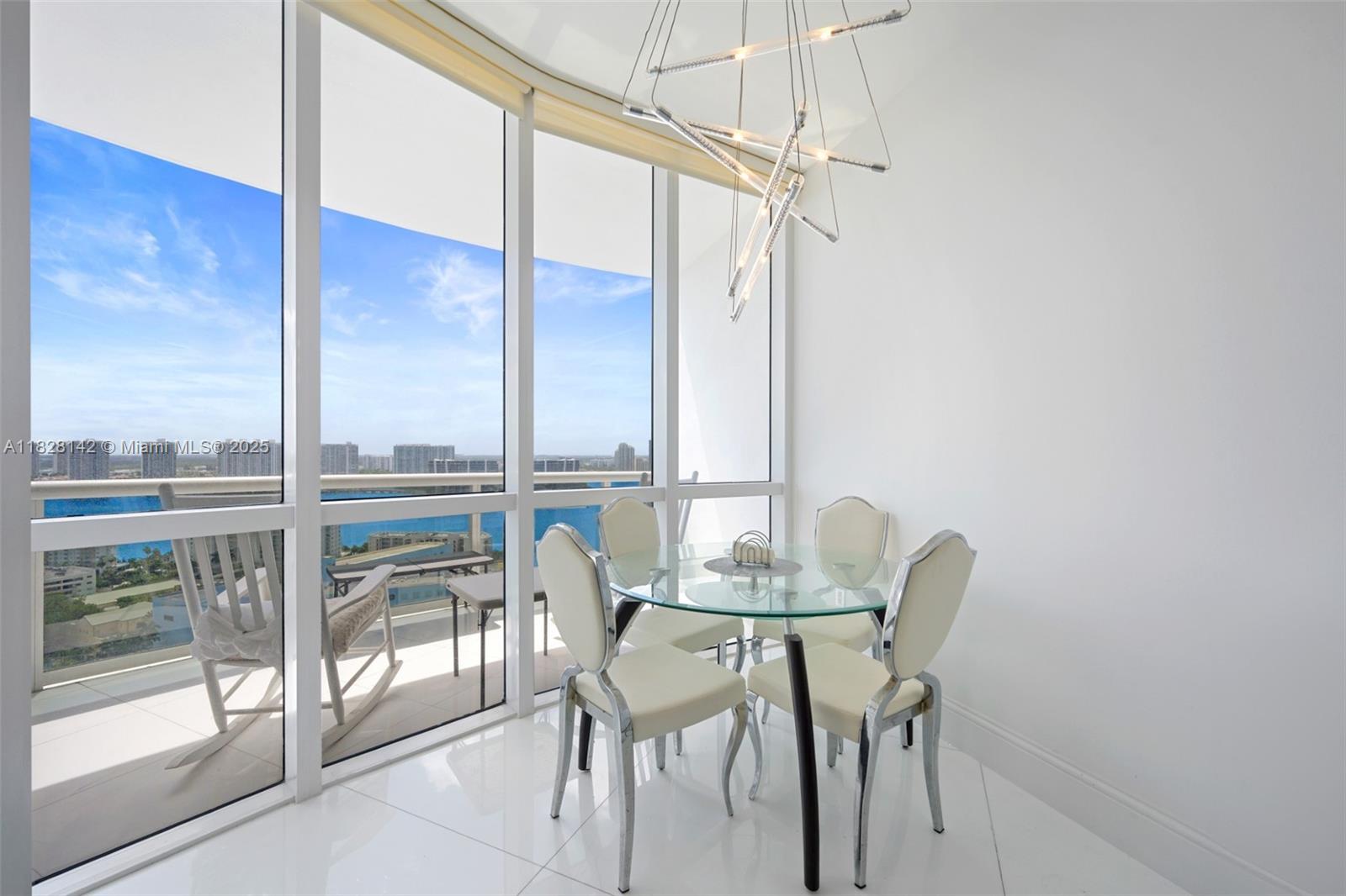 Ver detalles 3501A 2 / 2 1289 sq. ft. $ 2025-06-24 0 foto