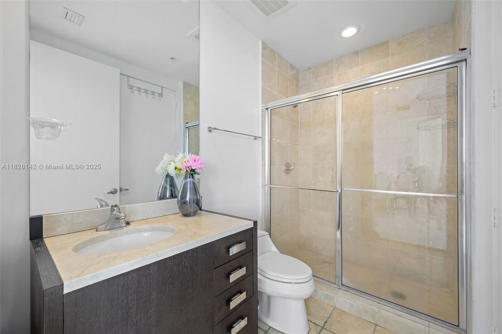 Ver detalles 3501A 2 / 2 1289 sq. ft. $ 2025-06-24 0 foto