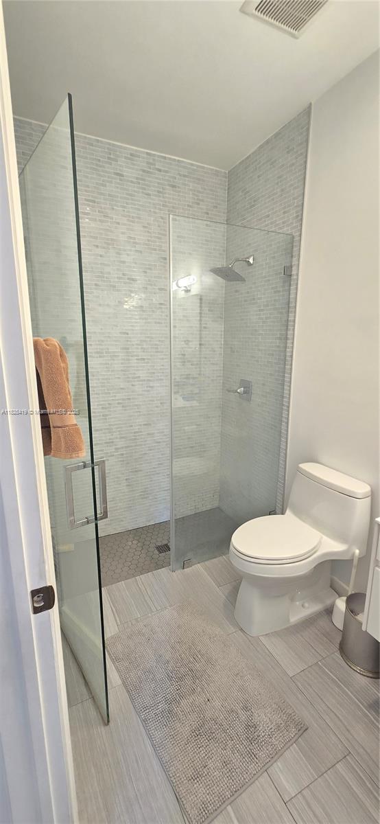 Photo of 1145 Yellowheart Way  (1145), Hollywood, Florida, 33019 - 1st floor bathroom
