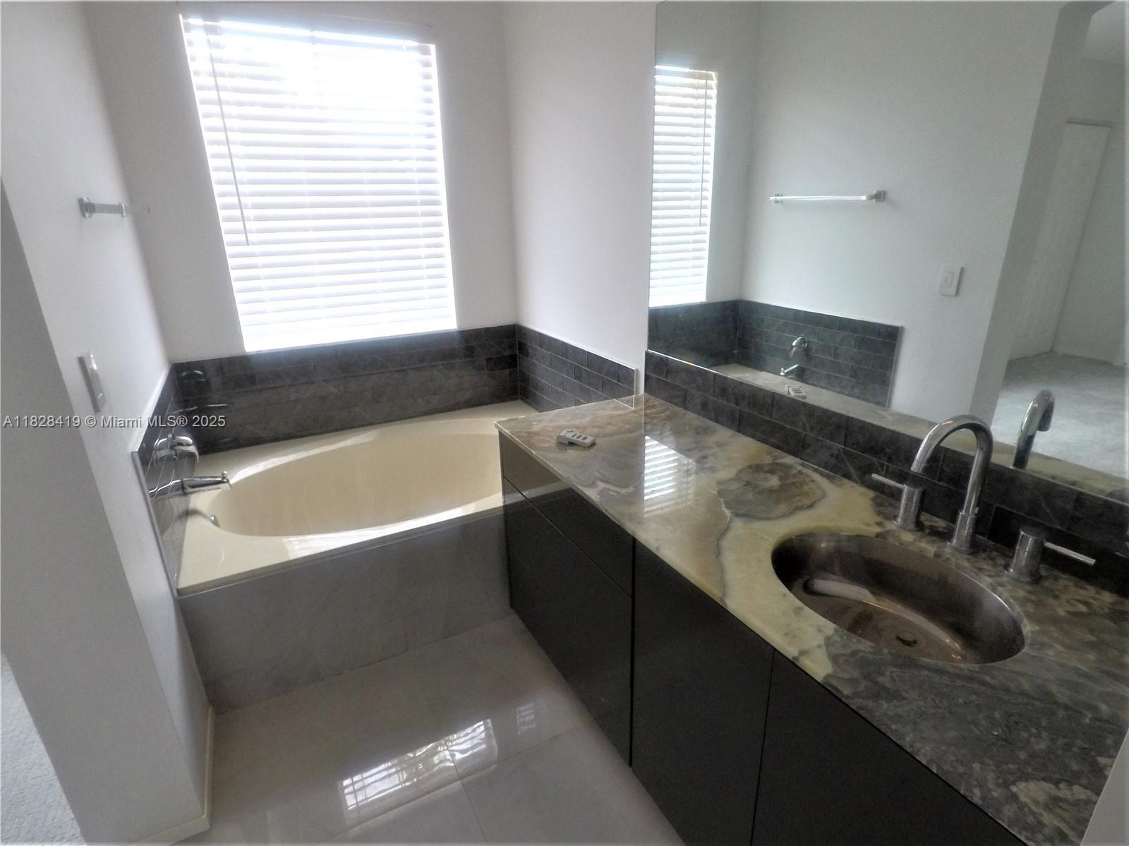 Photo of 1145 Yellowheart Way  (1145), Hollywood, Florida, 33019 - XL bath