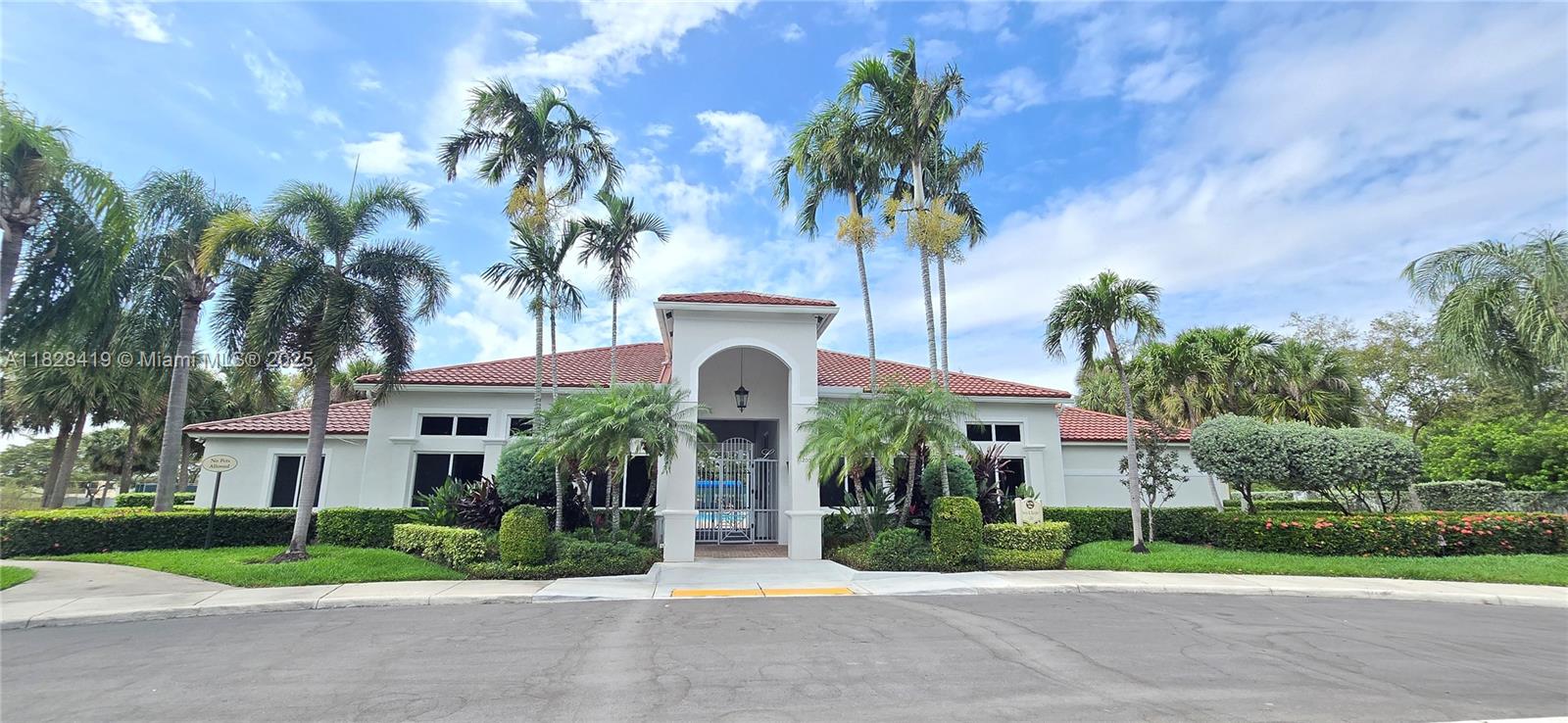 Photo of 1145 Yellowheart Way  (1145), Hollywood, Florida, 33019 - 