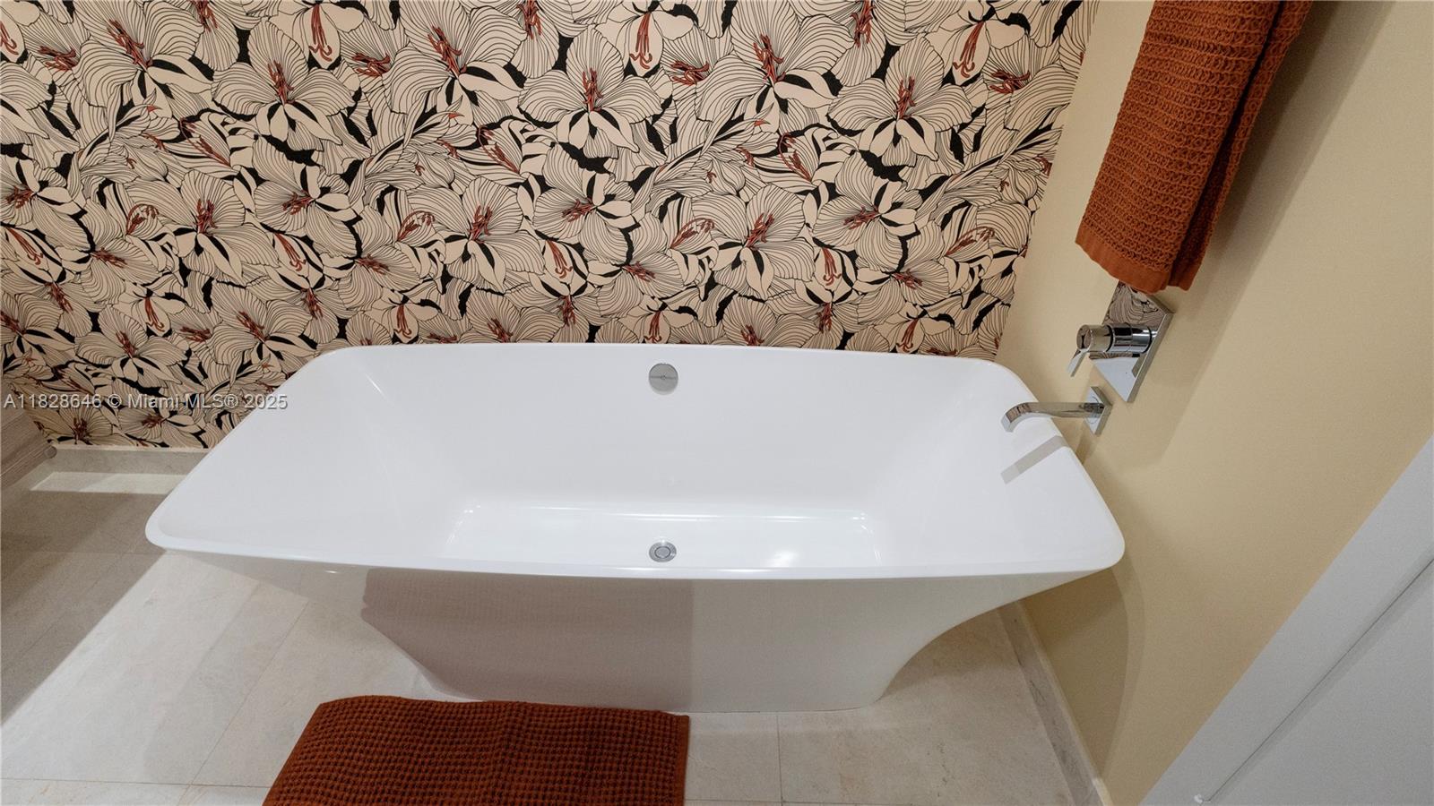 Photo of 17301 Biscayne Blvd  #2102, North Miami Beach, Florida, 33160 - 