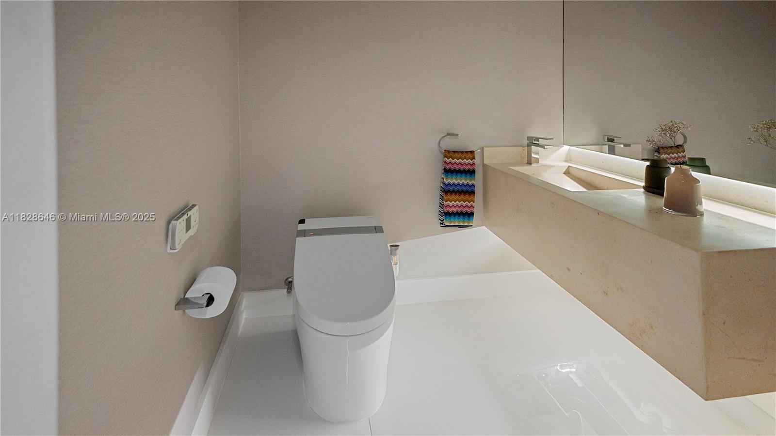Photo of 17301 Biscayne Blvd  #2102, North Miami Beach, Florida, 33160 - 