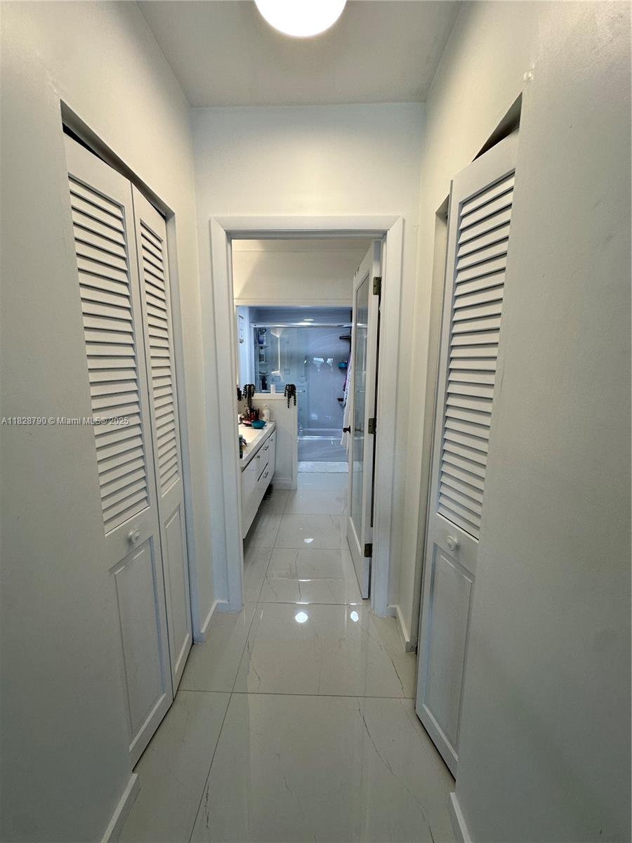 Подробнее 210 2 / 2 1220 кв.футов $ 2025-06-25 0 Фото