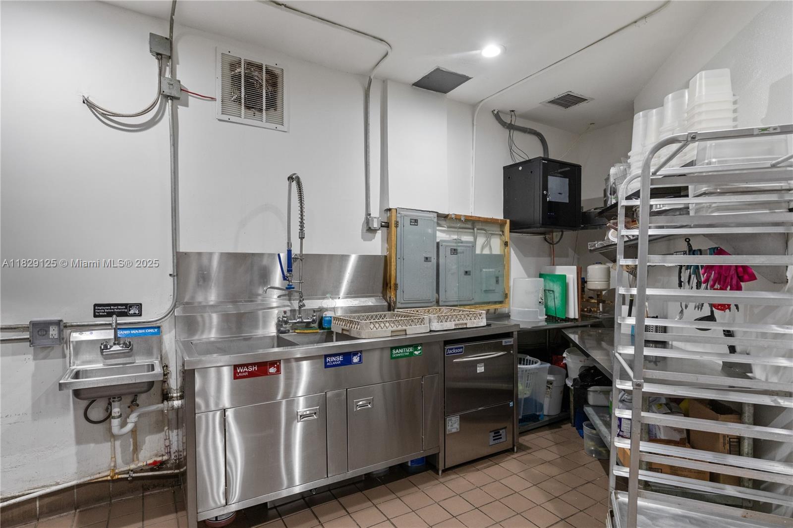 See details / sq. ft. $ 2025-06-25 0 Photo