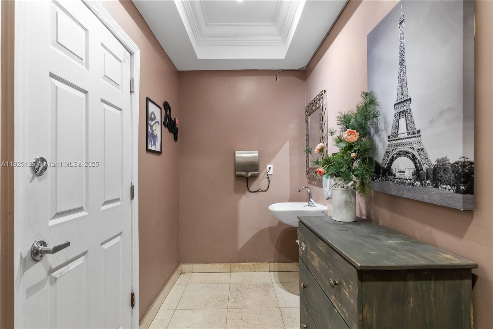 See details / sq. ft. $ 2025-06-25 0 Photo