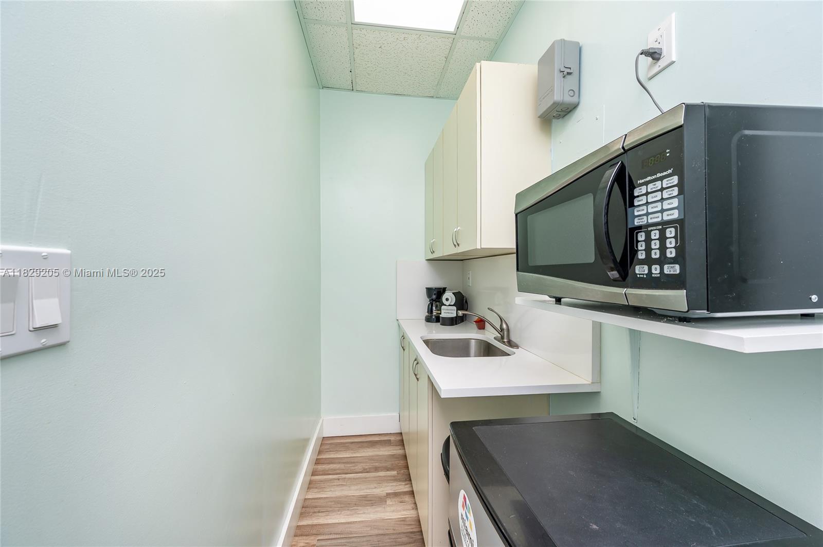 See details / sq. ft. $ 2025-09-29 0 Photo