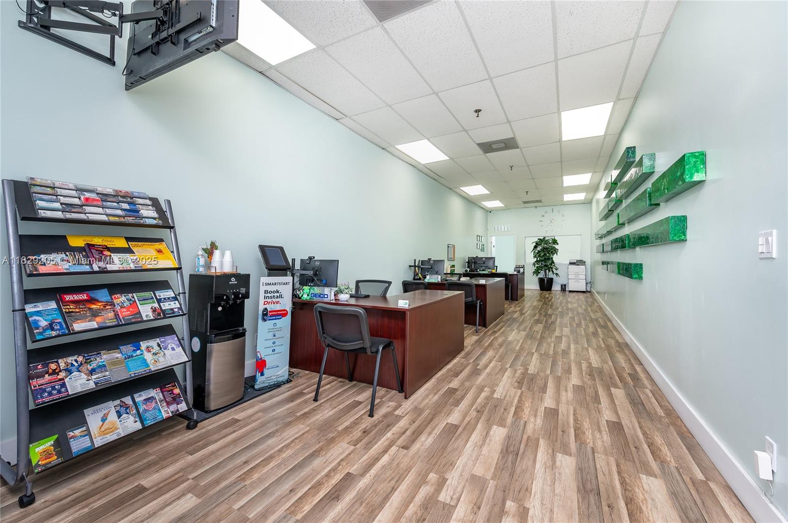 See details / sq. ft. $ 2025-09-29 0 Photo