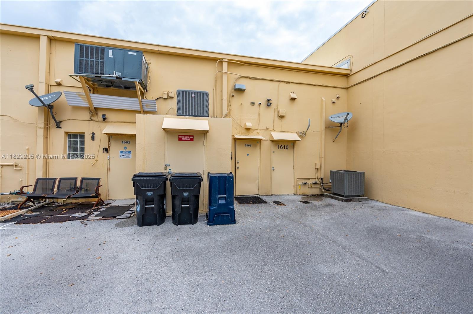 See details / sq. ft. $ 2025-09-29 0 Photo