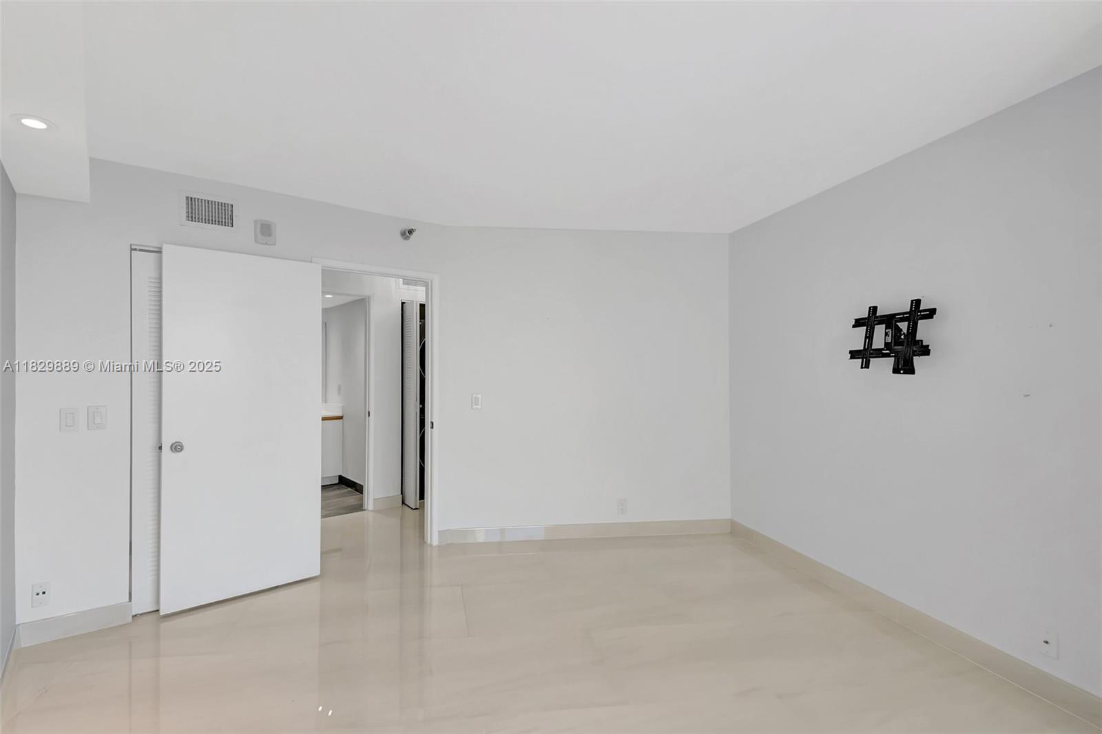Photo of 3400 192nd St  #1606, Aventura, Florida, 33180 - 