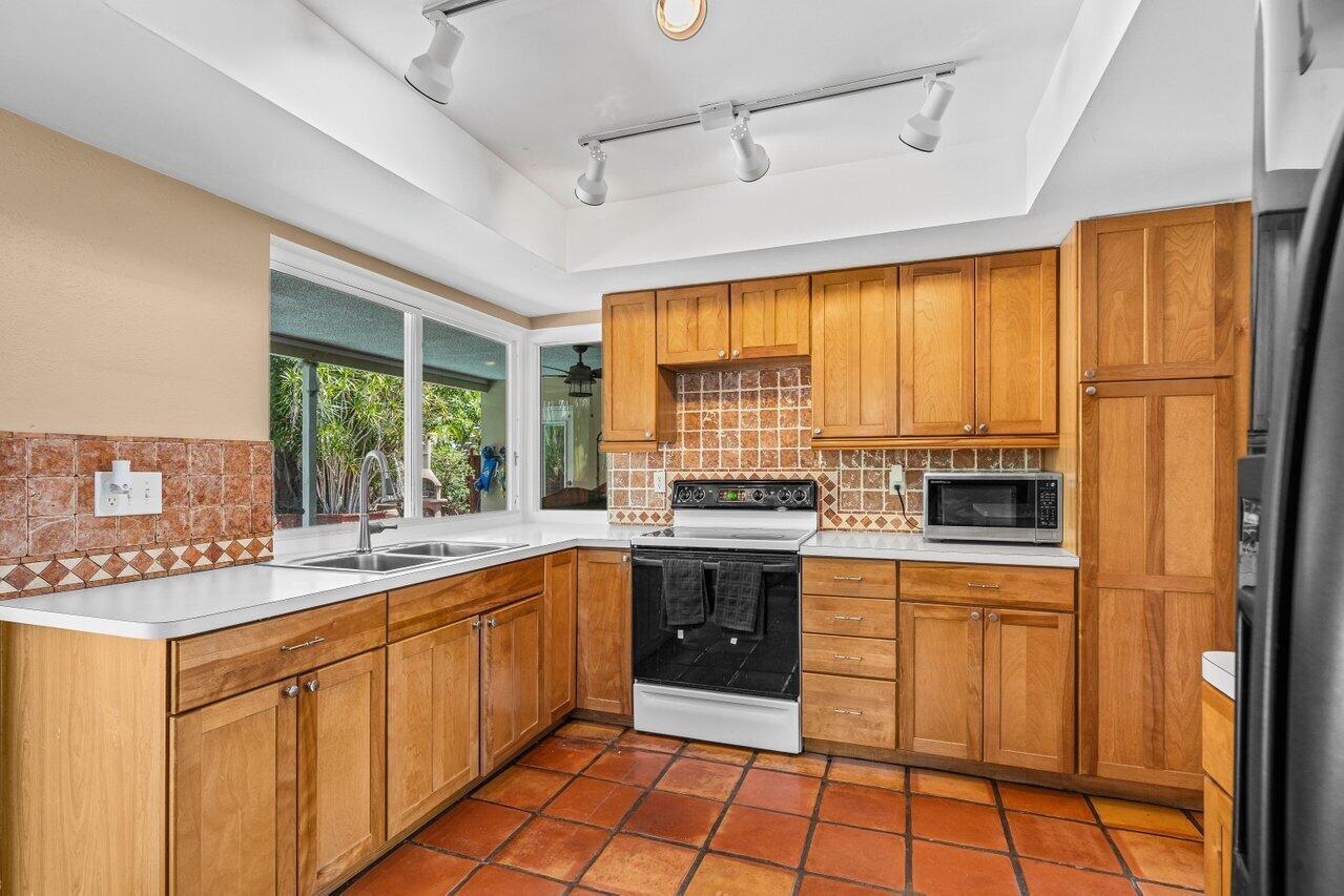 See details 7815 3 / 2 1432 sq. ft. $ 2026-04-28 0 Photo