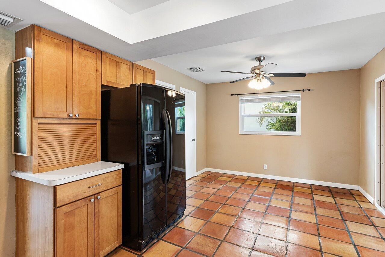 See details 7815 3 / 2 1432 sq. ft. $ 2026-04-28 0 Photo