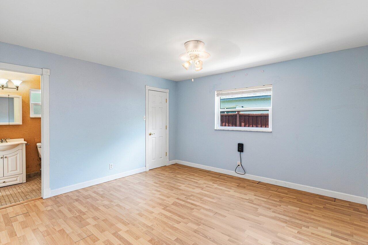See details 7815 3 / 2 1432 sq. ft. $ 2026-04-28 0 Photo